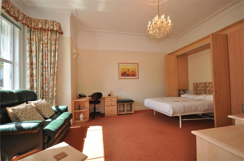 Thames View Apartments Staines-upon-Thames Dış mekan fotoğraf