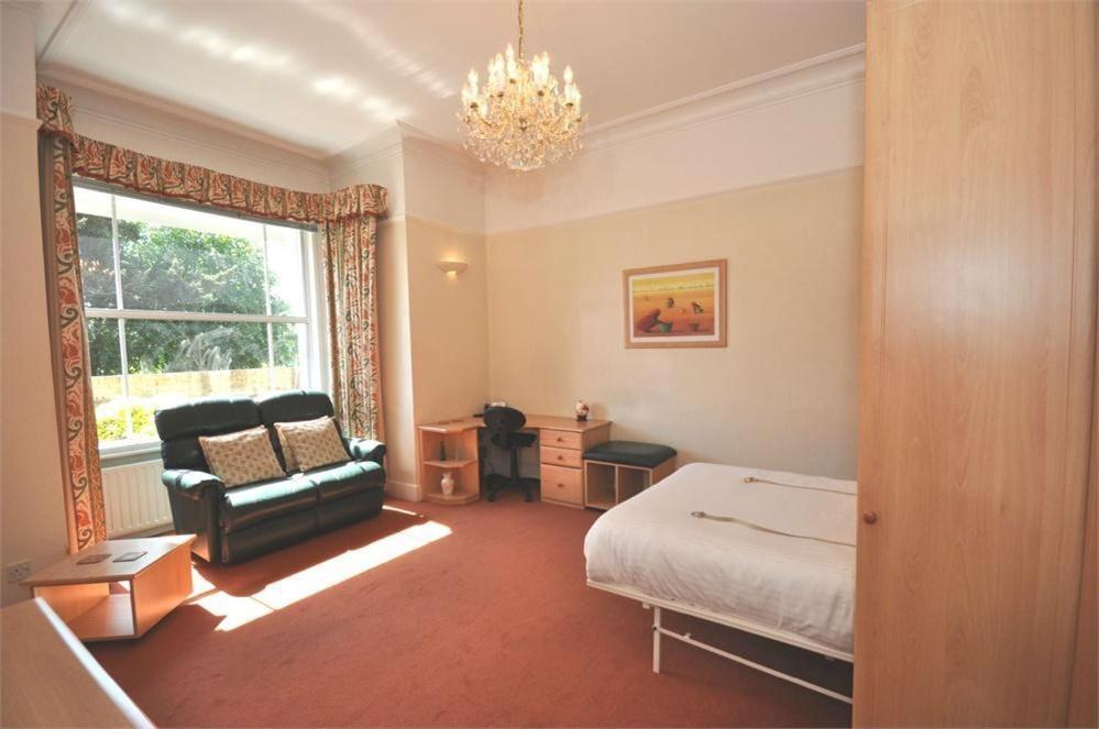 Thames View Apartments Staines-upon-Thames Dış mekan fotoğraf