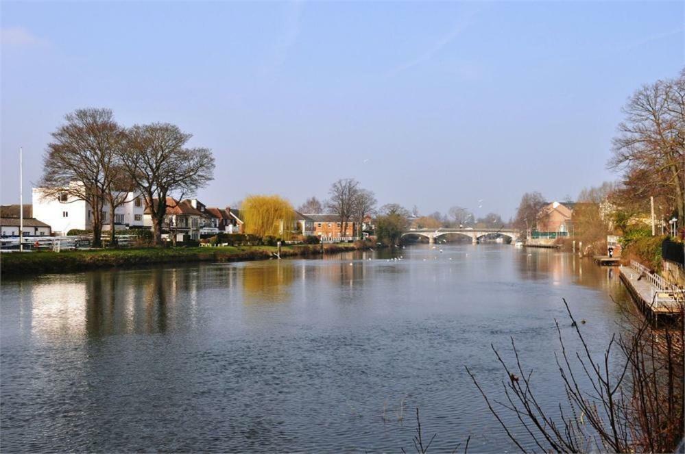 Thames View Apartments Staines-upon-Thames Dış mekan fotoğraf